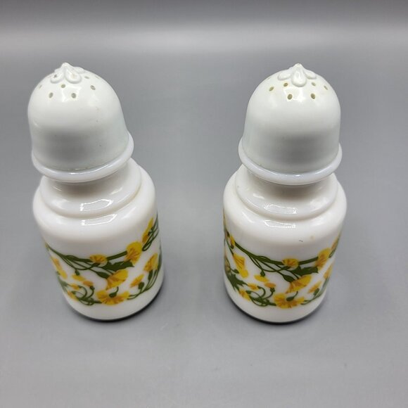 Vintage 1970s Milk Glass Salt & Pepper Shakers Wildflowers Yellow Floral Design - Picture 5 of 9